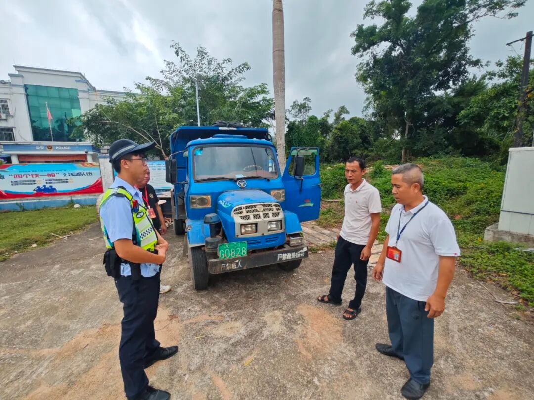 海南澄迈公安交警联合农业农村局开展农用车专项整治行动